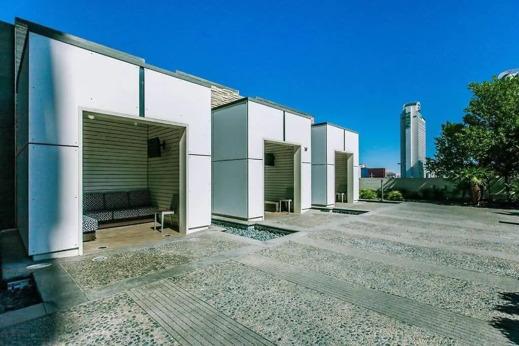 דירה לאס וגאס Luxurious Palms Studio Mountain View & Balcony Access 27307 ארצות הברית